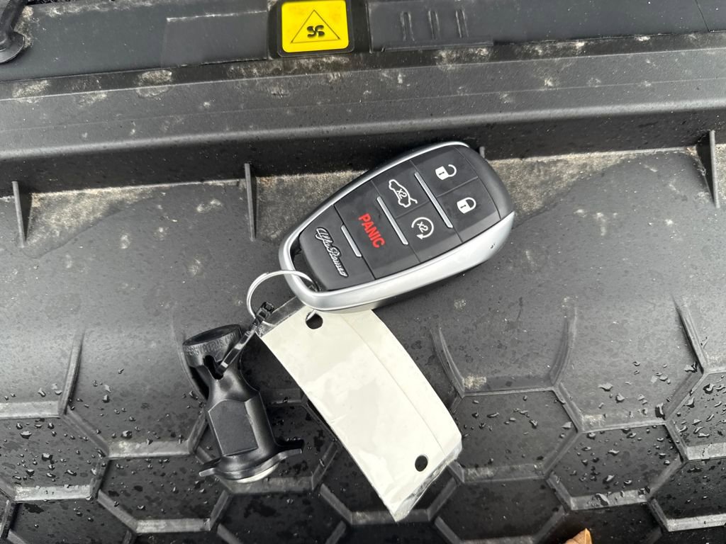 New 2025 Alfa Romeo Giulia AWD w/ Driving Assist Package image 30