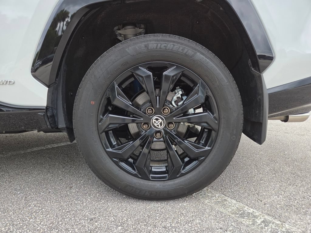 Used 2024 Toyota RAV4 XSE AWD/4WD image 21