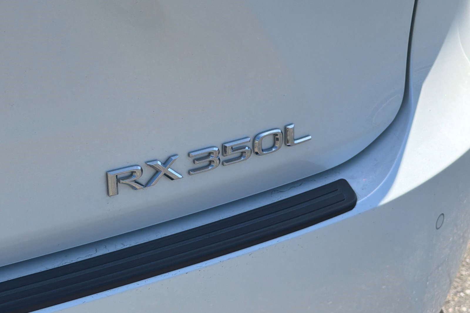 Certified 2022 Lexus RX 350L Premium w/ Premium Package AWD/4WD image 38