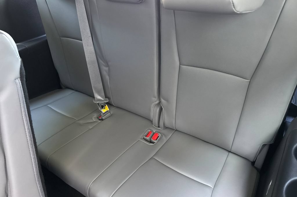 Certified 2025 Toyota Highlander XLE AWD/4WD image 14