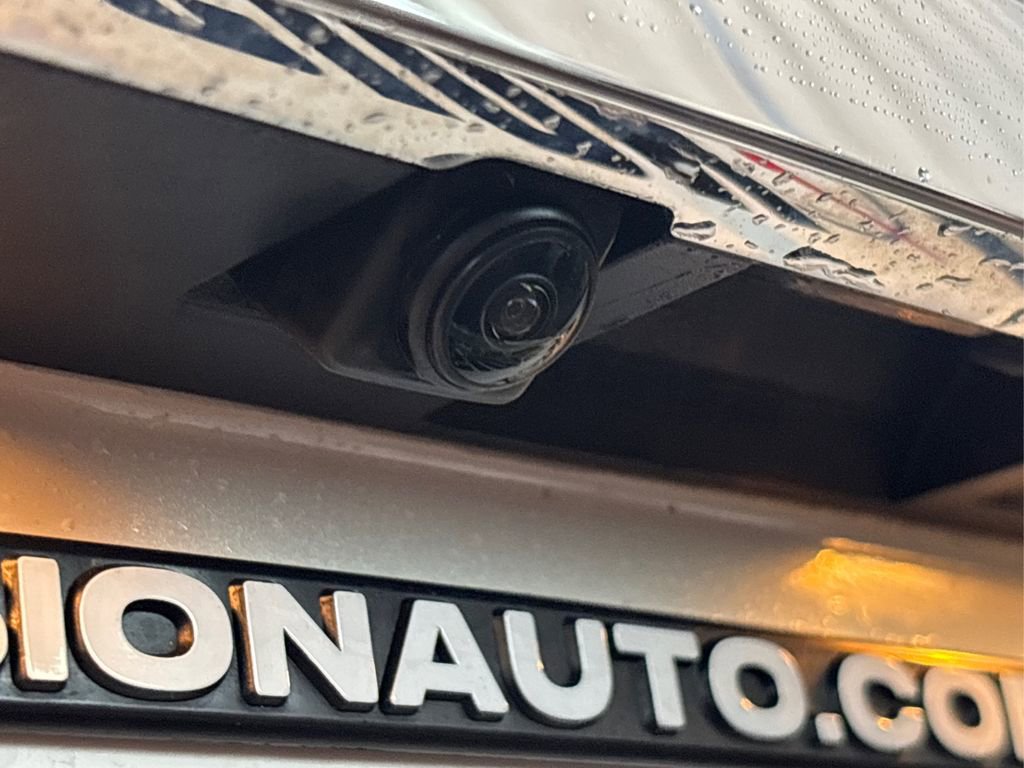 Used 2019 INFINITI QX60 Luxe w/ Essential Package image 16