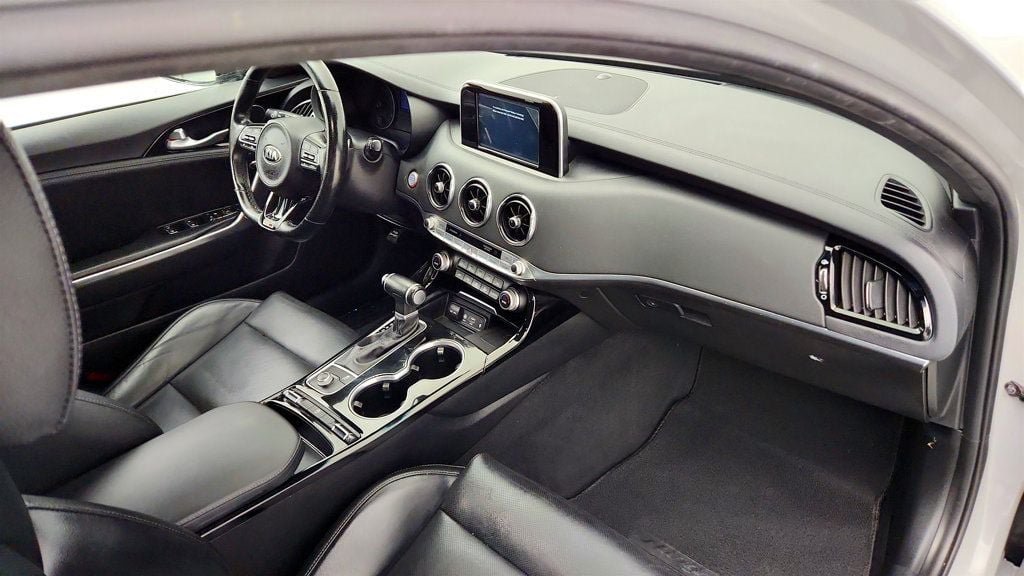Used 2021 Kia Stinger GT-Line RWD image 23