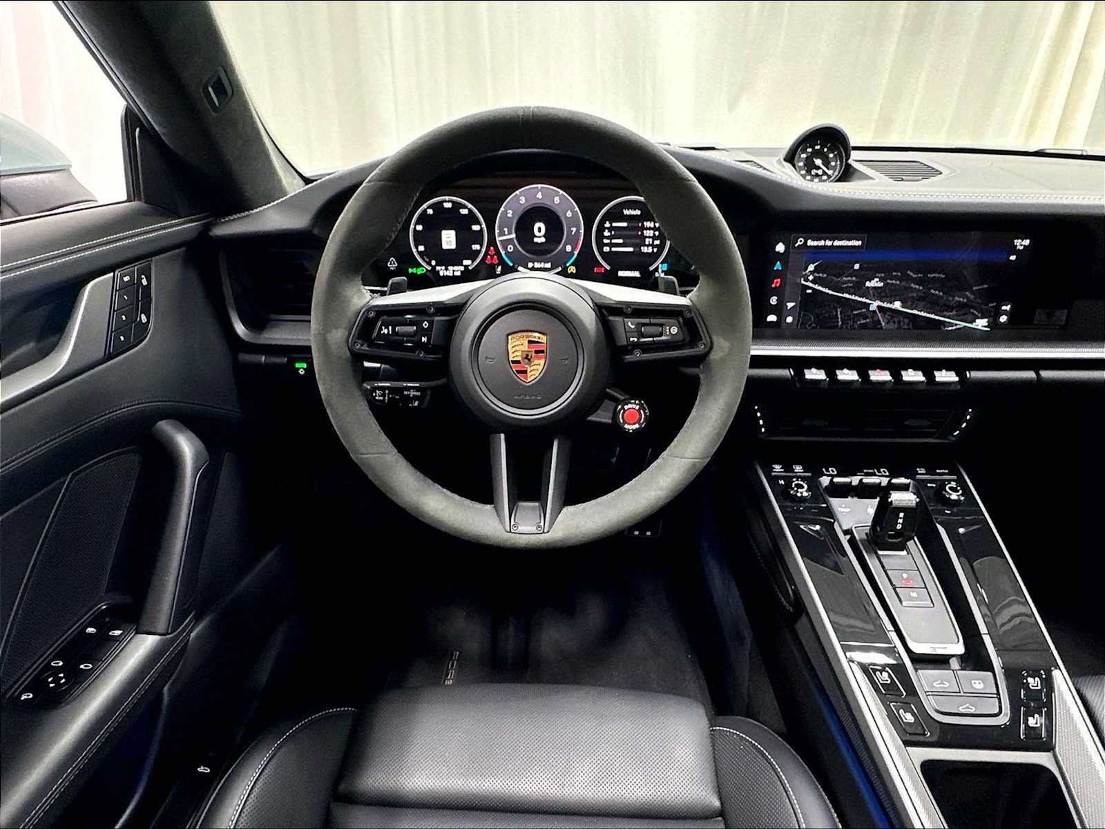 Used 2025 Porsche 911 Carrera RWD image 16