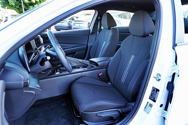 Certified 2025 Hyundai Elantra Sport image 14