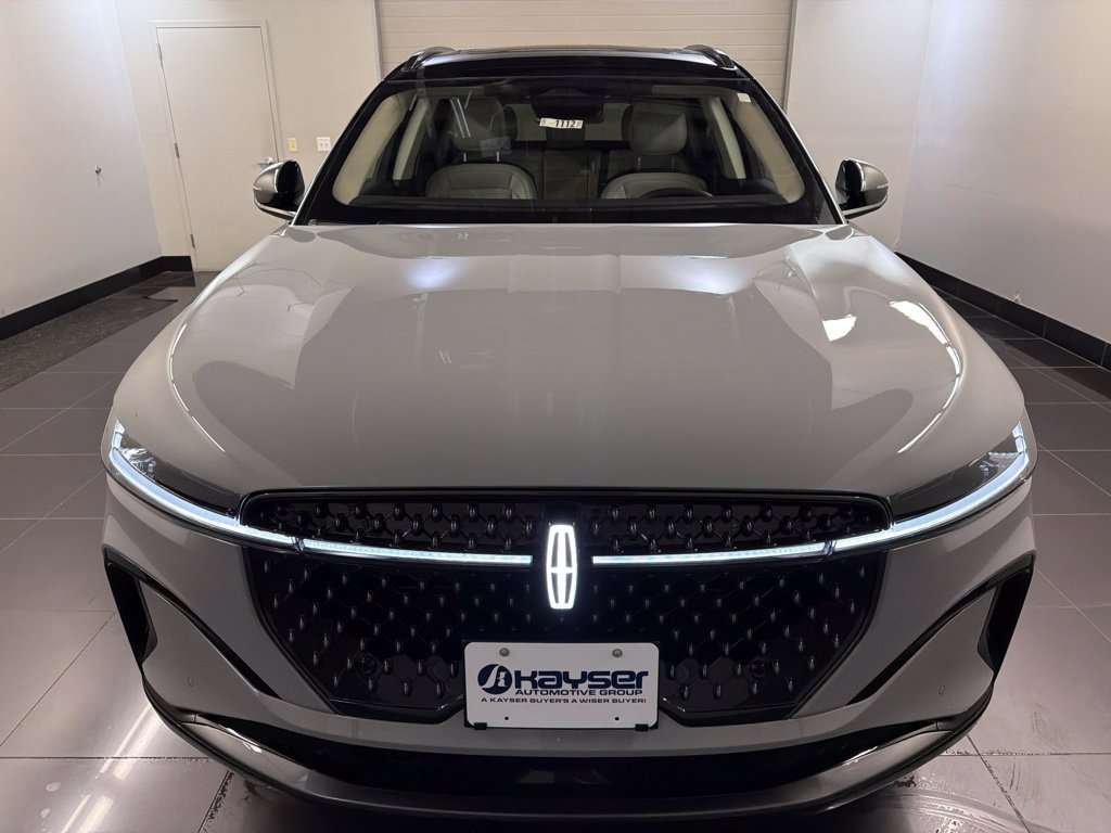 New 2026 Lincoln Nautilus Reserve w/ Jet Appearance Package AWD/4WD image 2
