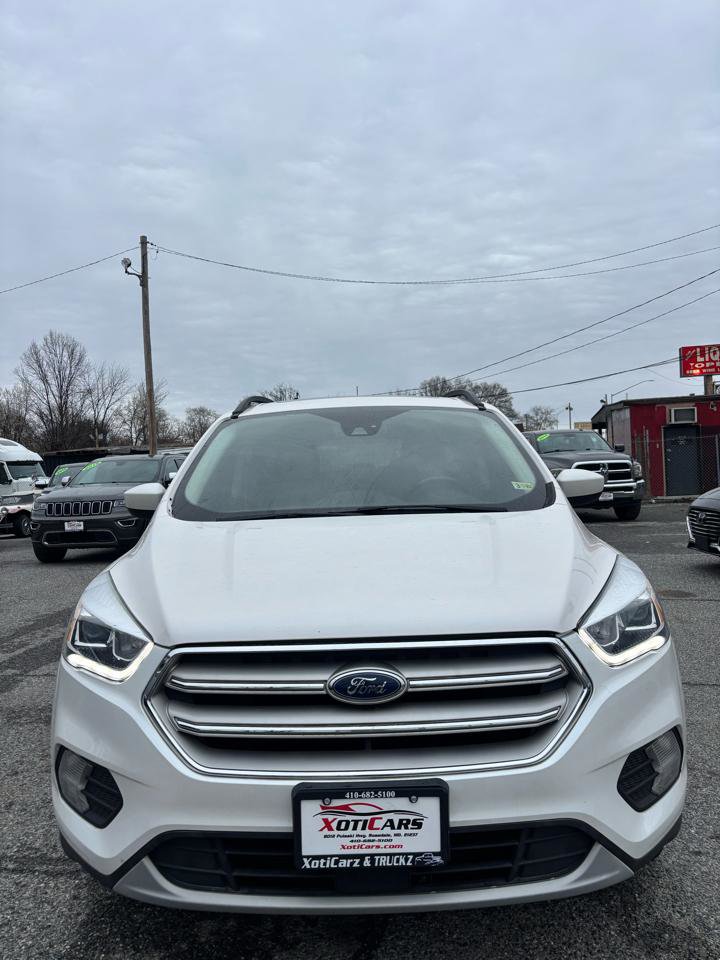 Used 2018 Ford Escape SEL w/ Ford Safe & Smart Package image 2