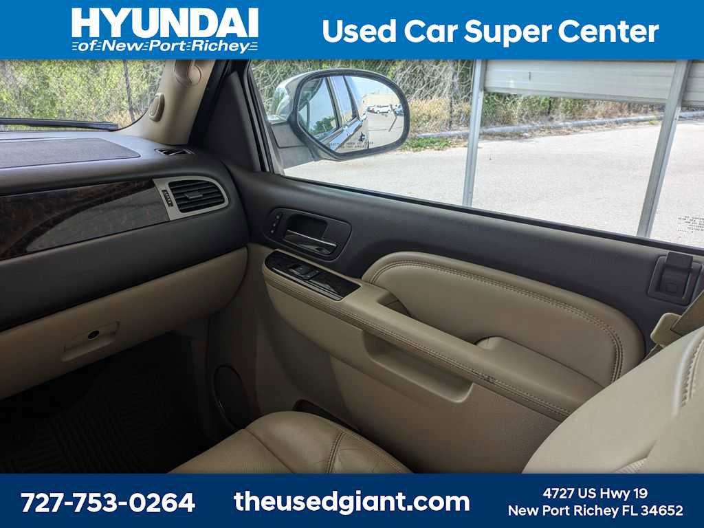 Used 2013 GMC Yukon XL Denali RWD image 24