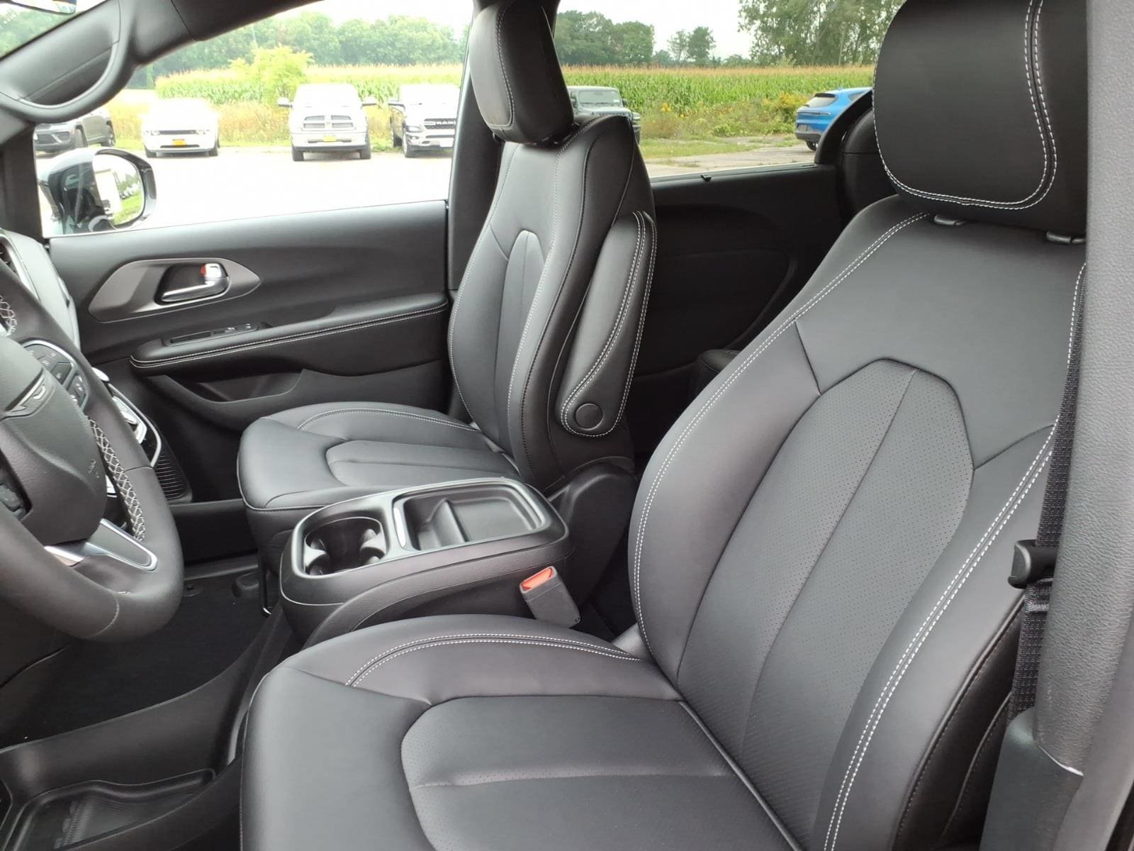 New 2027 Chrysler Pacifica LX FWD image 14