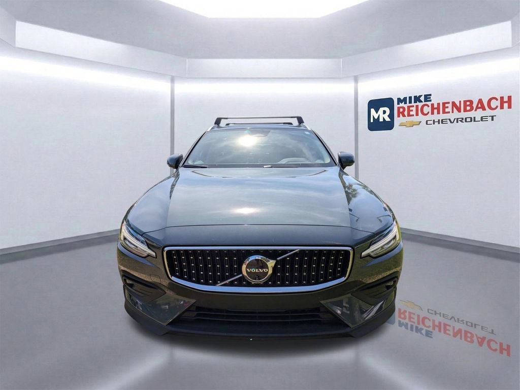 Used 2026 Volvo V60 B5 Cross Country Plus w/ Protection Package Premier AWD/4WD image 9