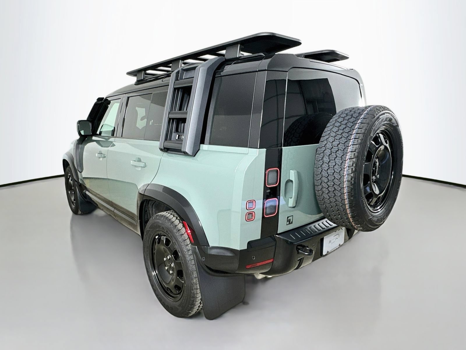 New 2026 Land Rover Defender 110 Trophy Edition AWD/4WD image 5
