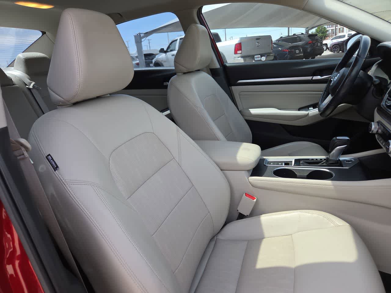 Used 2019 Nissan Altima 2.5 Platinum FWD image 18