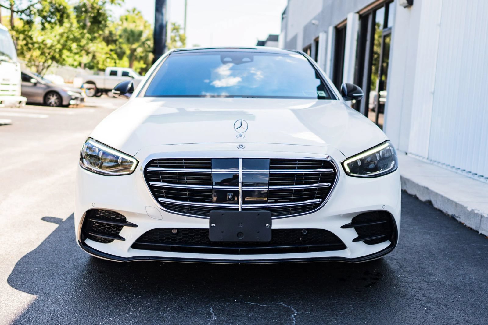 Used 2022 Mercedes-Benz S 580 4MATIC Sedan image 2
