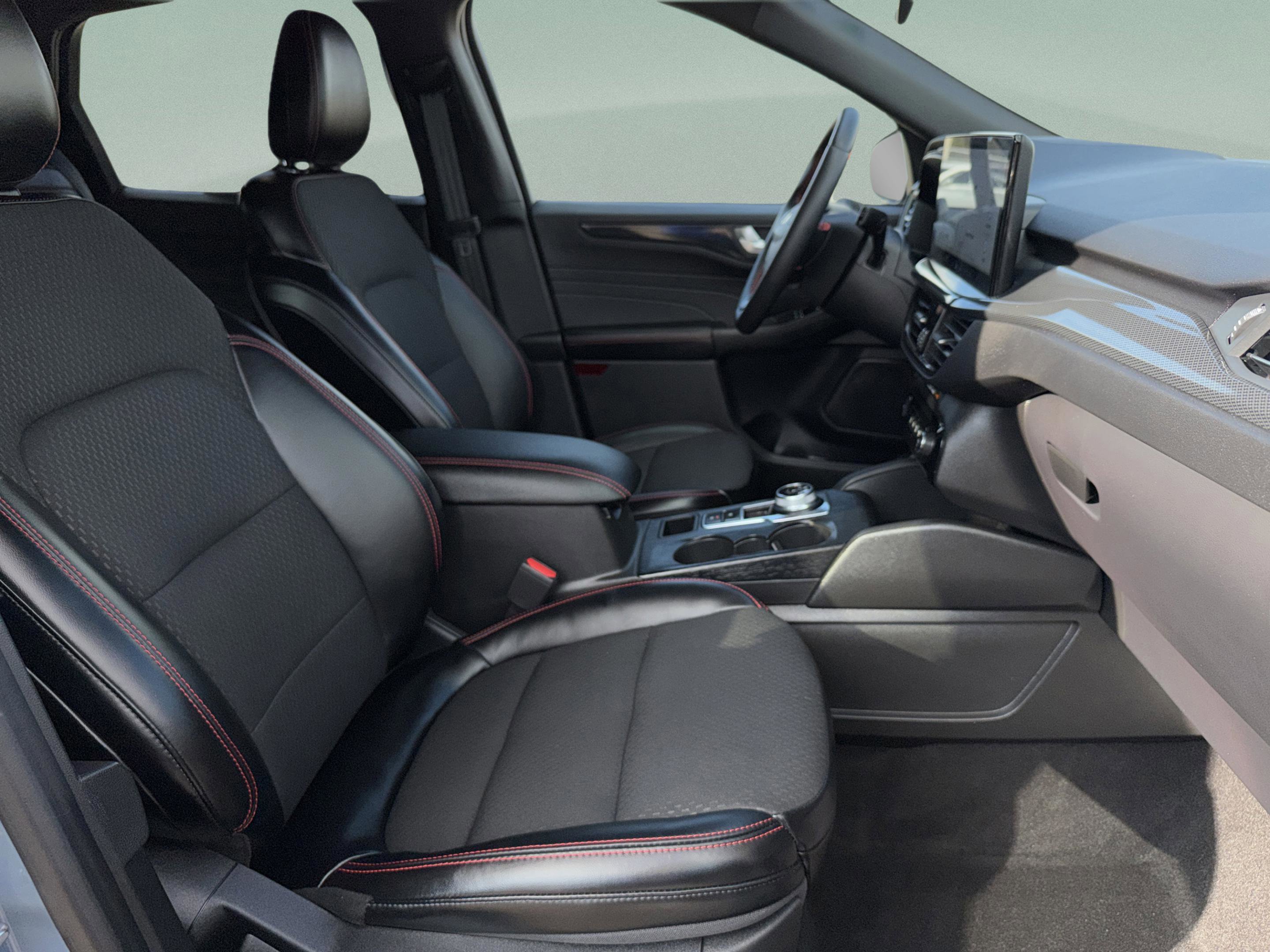 Used 2024 Ford Escape ST-Line w/ Tech Pack #1 image 16