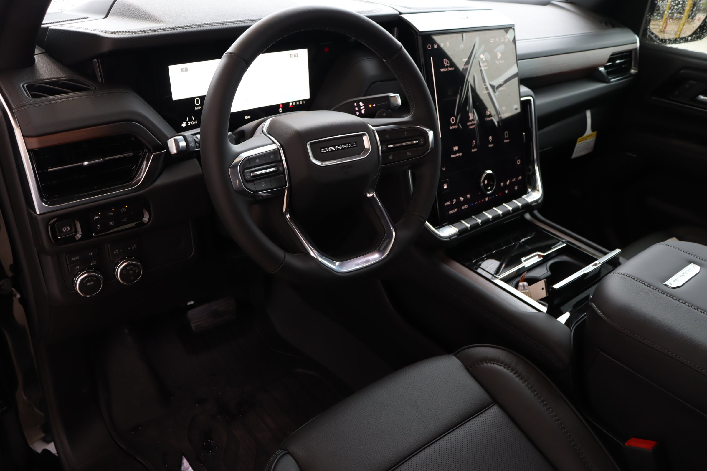 New 2026 GMC Yukon Denali w/ Sun & Power Step Package image 13