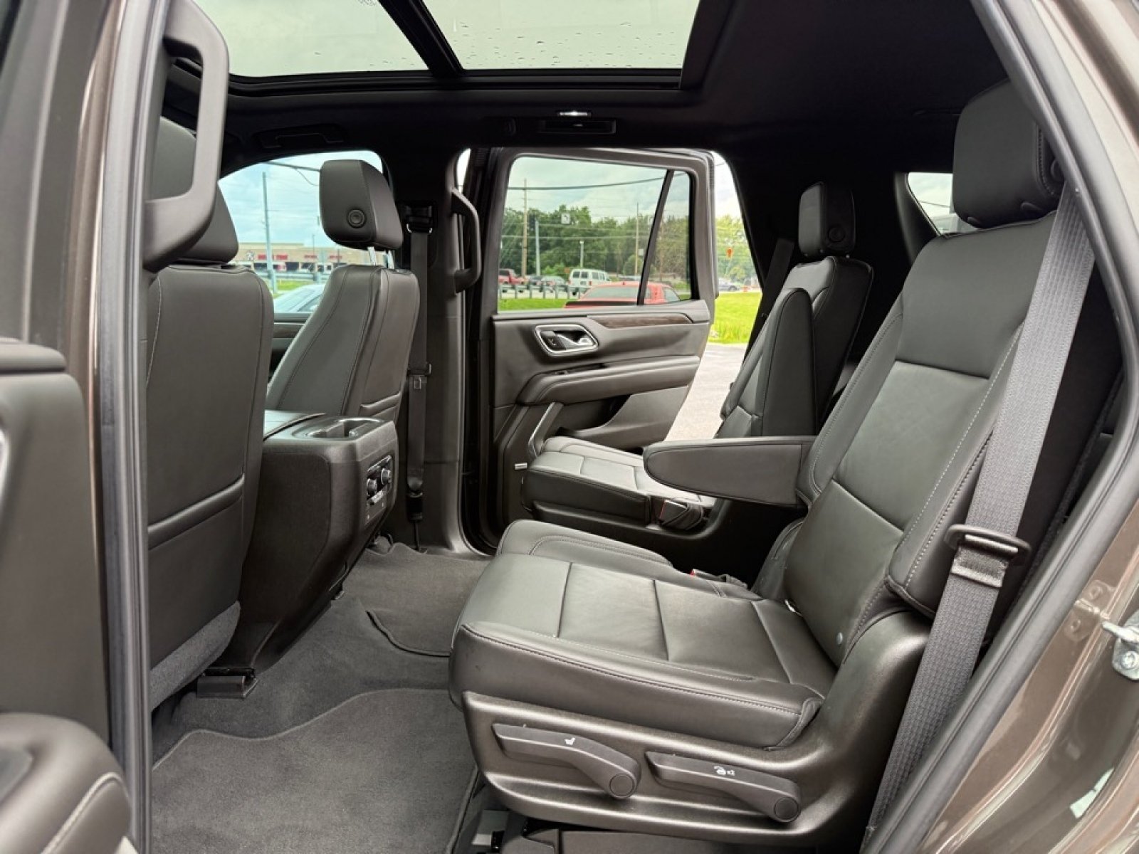 Used 2021 Chevrolet Tahoe LT w/ LT Signature Package AWD/4WD image 29