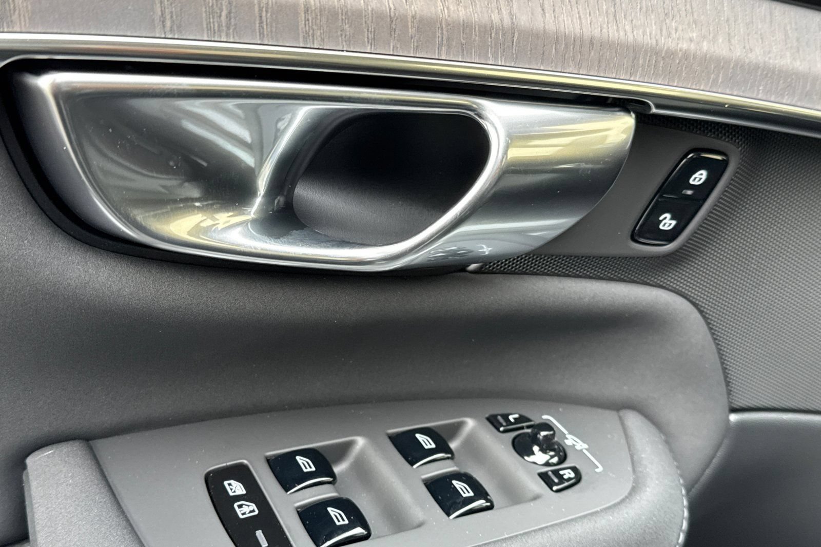 New 2026 Volvo XC90 T8 Ultra w/ Lounge Package AWD/4WD image 10