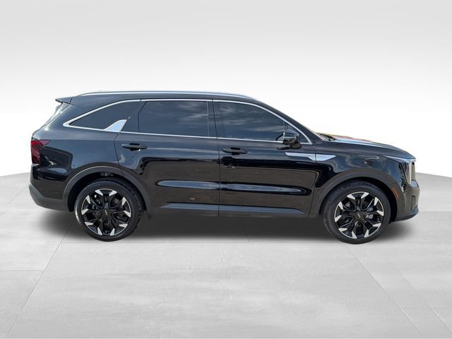 Certified 2025 Kia Sorento SX FWD image 8