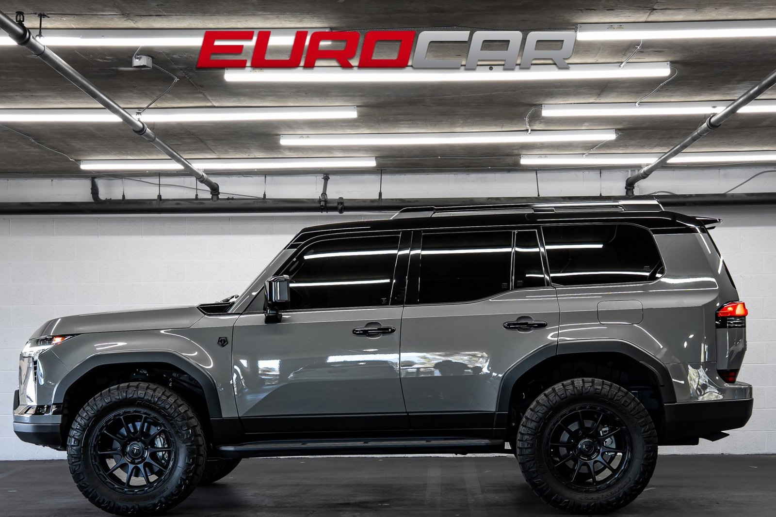 Used 2024 Lexus GX 550 image 2