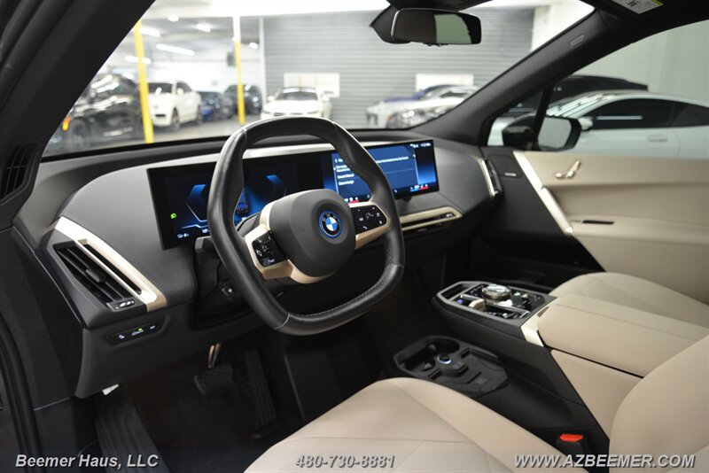 Used 2024 BMW iX xDrive50 w/ Sport Package AWD/4WD image 11