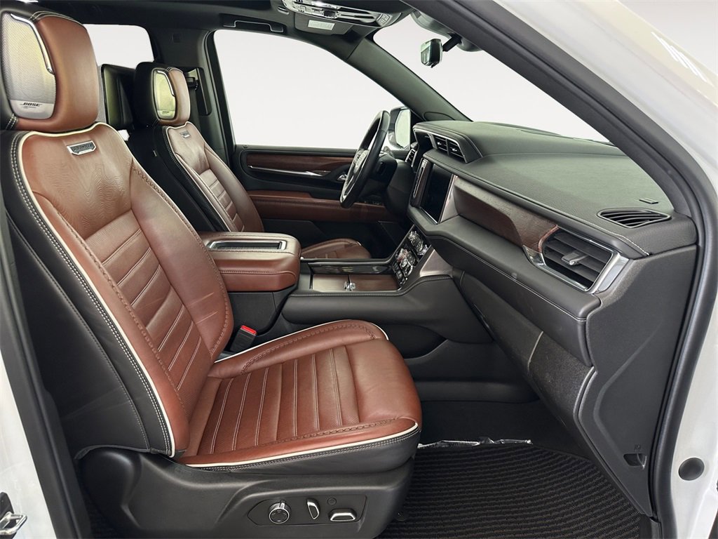 Used 2023 GMC Yukon Denali Ultimate image 15