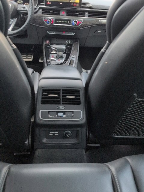 Used 2021 Audi S4 Premium Plus w/ Premium Plus Package image 25