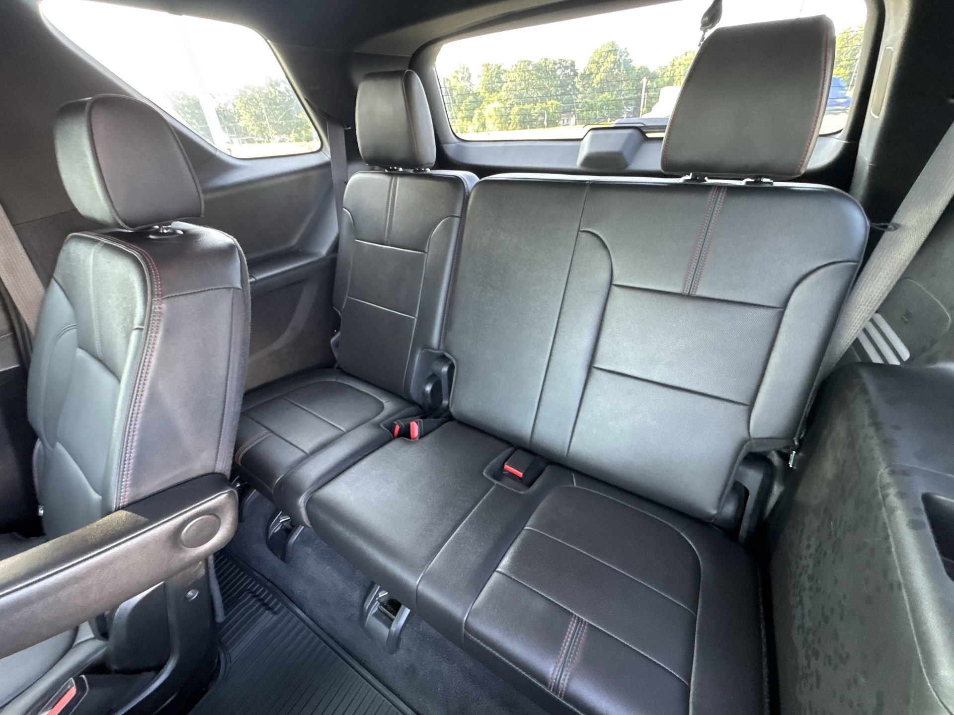 Certified 2023 Chevrolet Traverse RS w/ LPO, Floor Liner Package AWD/4WD image 23