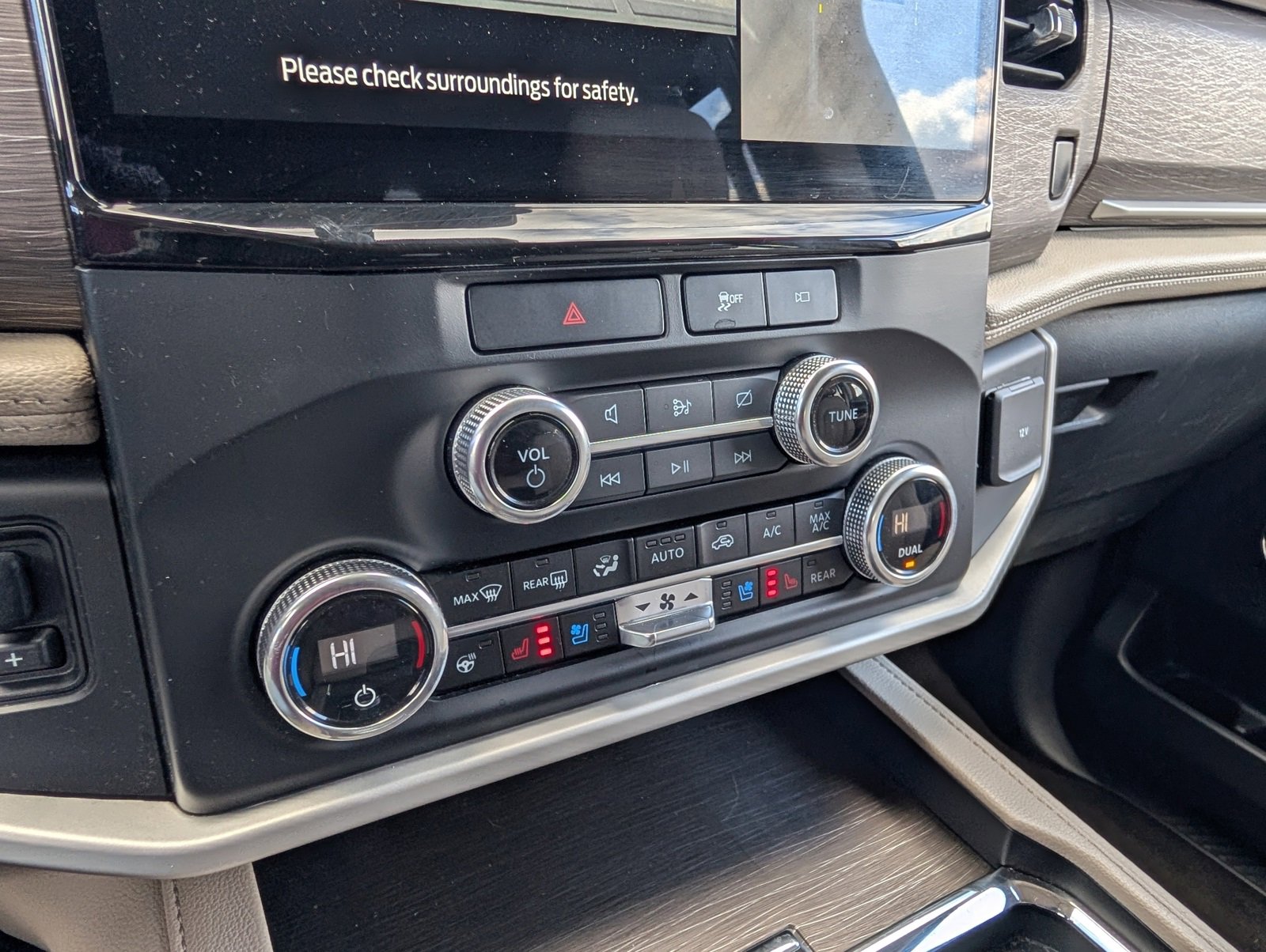 Used 2023 Ford Expedition Max Limited image 17