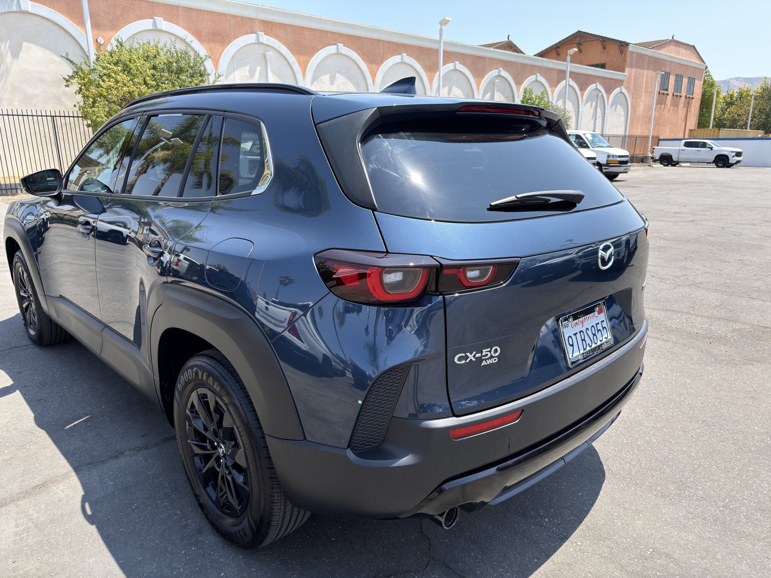 Used 2025 MAZDA CX-50 AWD 2.5 Hybrid w/ Premium Pkg image 6