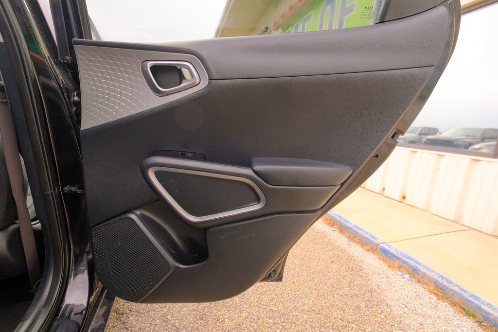 Used 2023 Kia Soul LX w/ LX Technology Package image 20