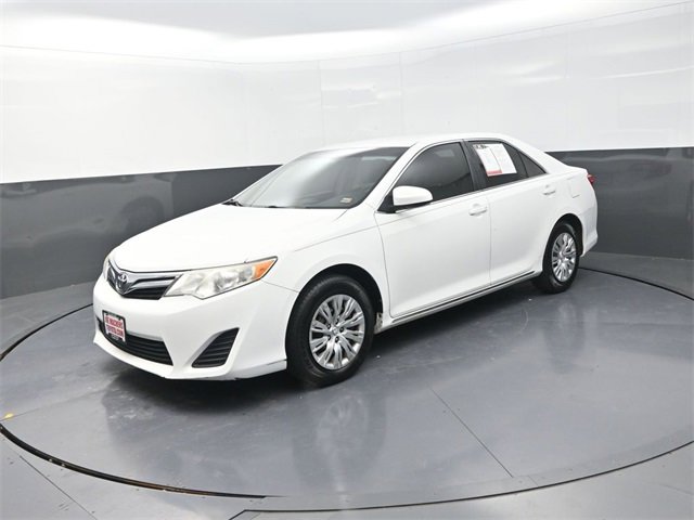 Used 2012 Toyota Camry LE image 3