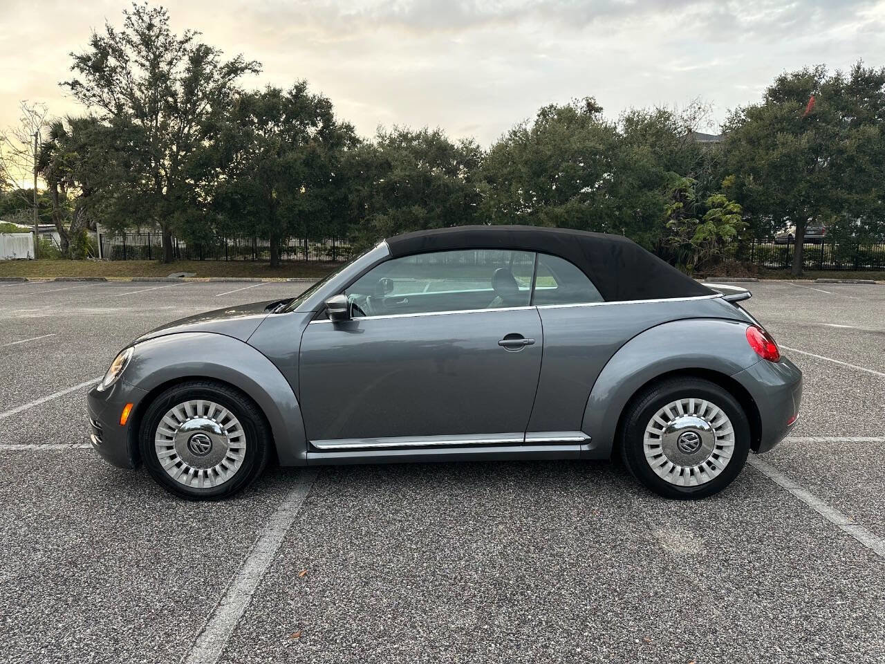Used 2014 Volkswagen Beetle 1.8T image 8