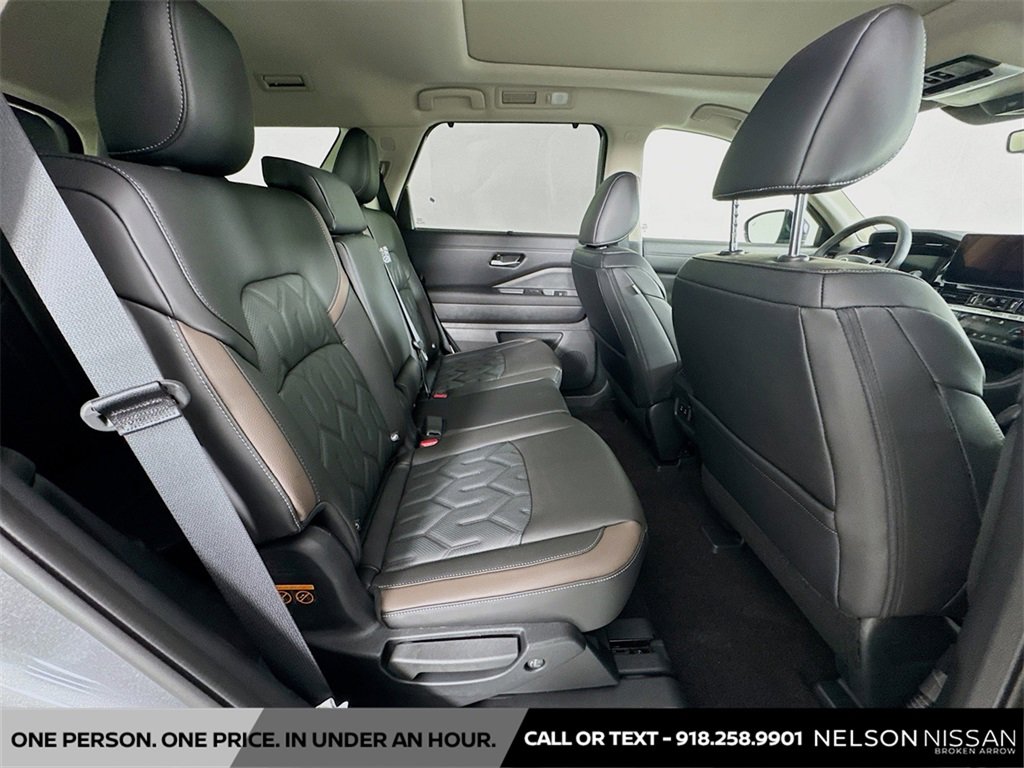 New 2026 Nissan Pathfinder Platinum image 29