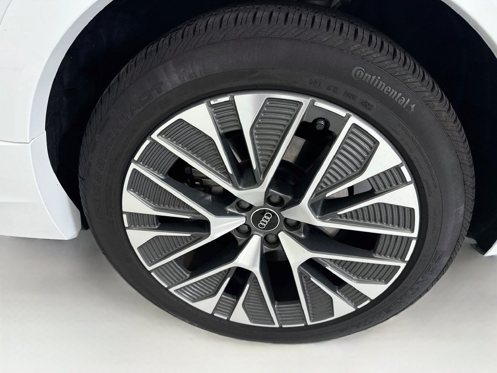Certified 2024 Audi Q8 e-tron Prestige AWD/4WD image 30