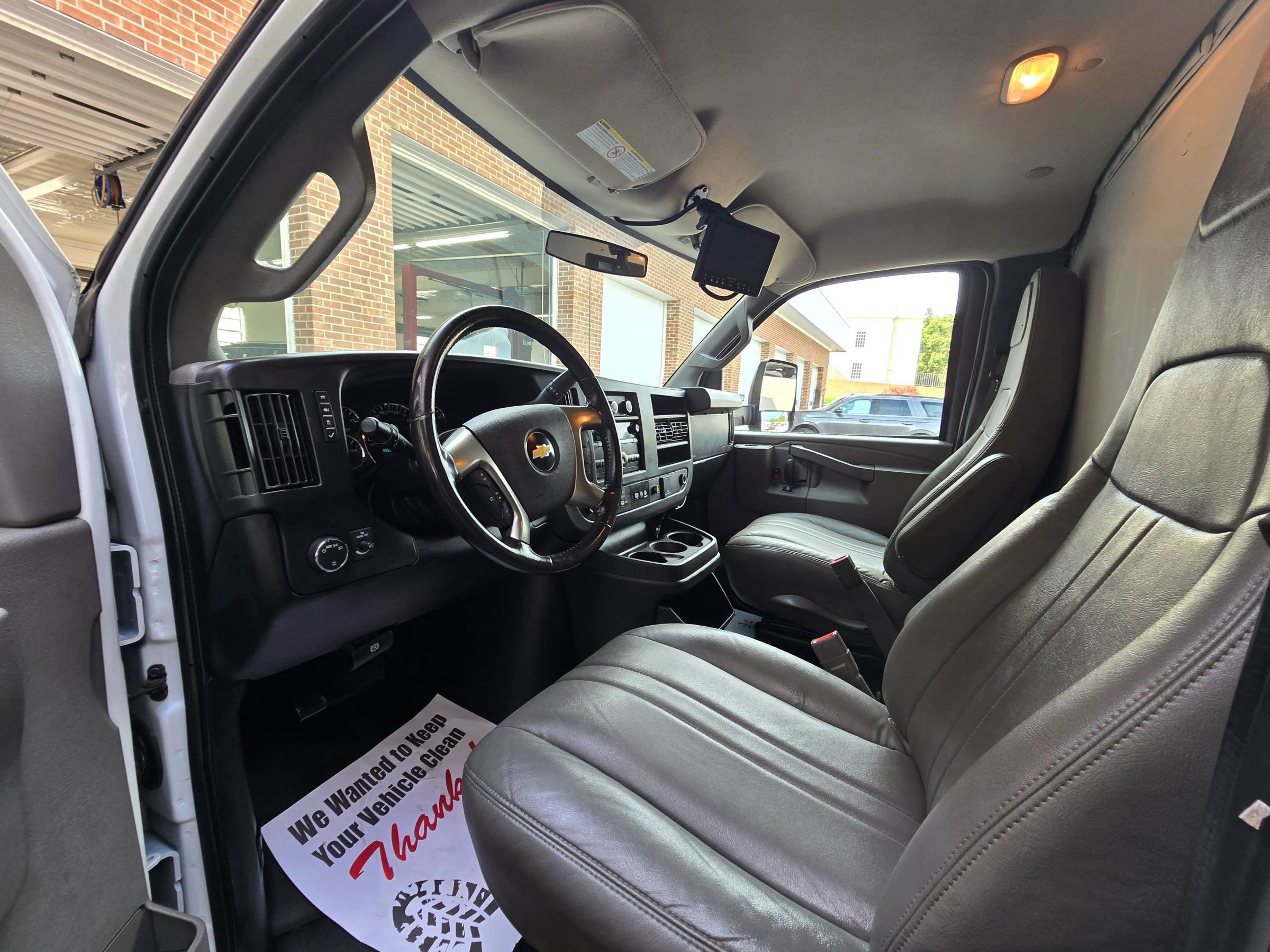 Used 2018 Chevrolet Express 3500 w/ Power Convenience Package RWD image 10