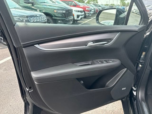 Used 2023 Cadillac XT5 Luxury AWD/4WD image 11