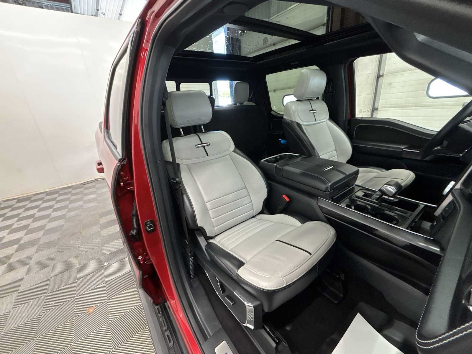 New 2025 Ford F150 Lightning Platinum AWD/4WD image 25