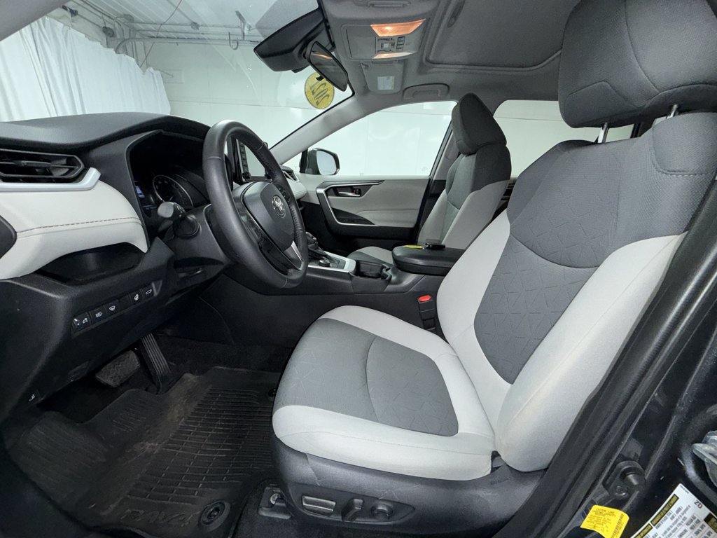 Used 2021 Toyota RAV4 XLE w/ Convenience Package AWD/4WD image 12