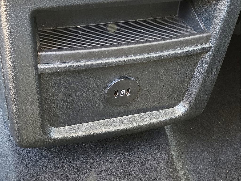 Used 2024 Ford Edge SE image 16