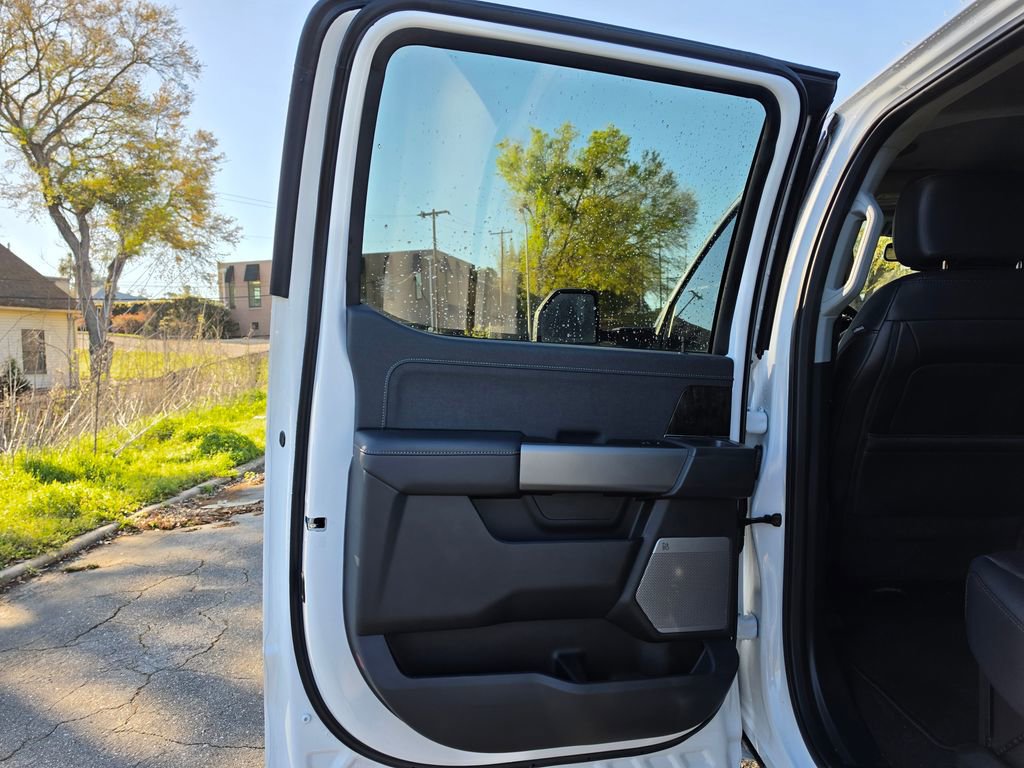 Used 2026 Ford F250 Lariat w/ Black Appearance Package image 29