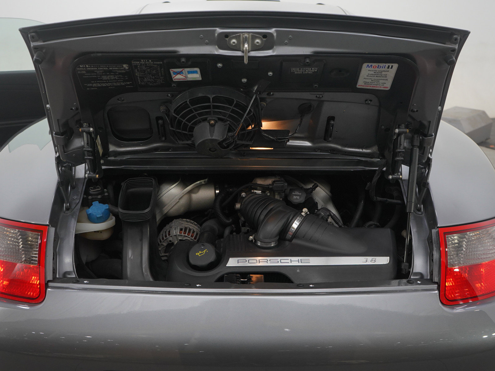 Used 2005 Porsche 911 Carrera S RWD image 28
