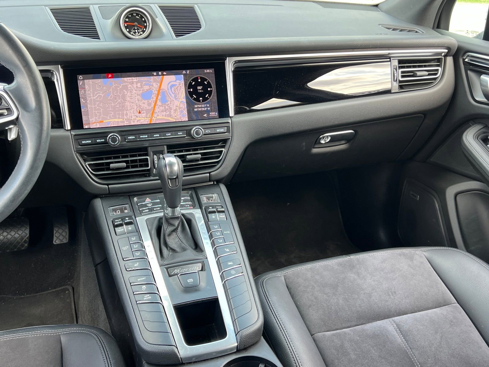 Certified 2020 Porsche Macan image 23