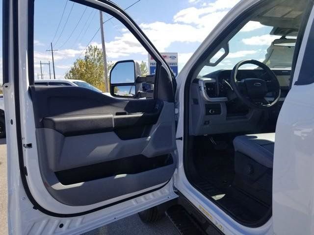 New 2026 Ford F550 2WD Regular Cab Super Duty image 18