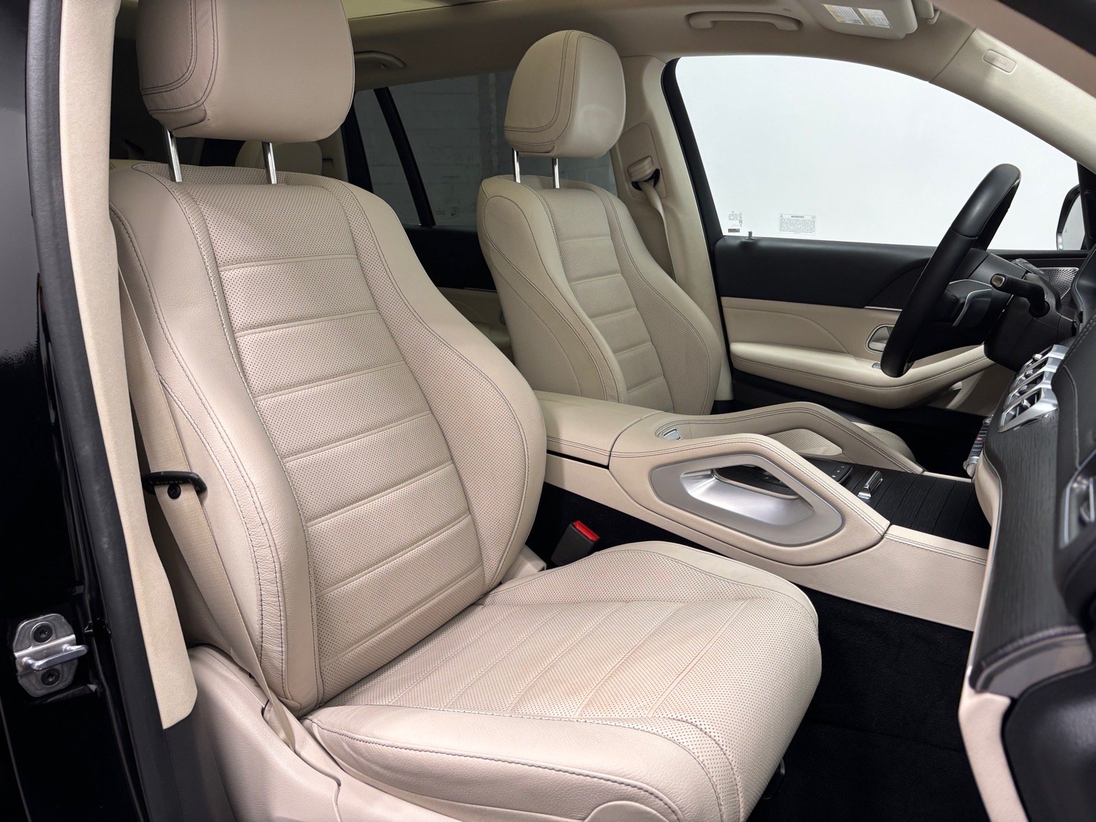 Used 2024 Mercedes-Benz GLS 450 4MATIC image 28