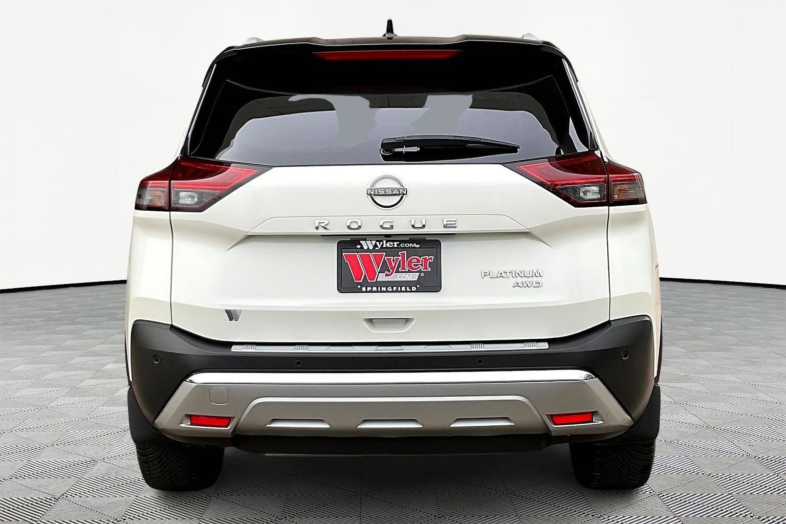 Used 2023 Nissan Rogue Platinum w/ Platinum Premium Package image 5