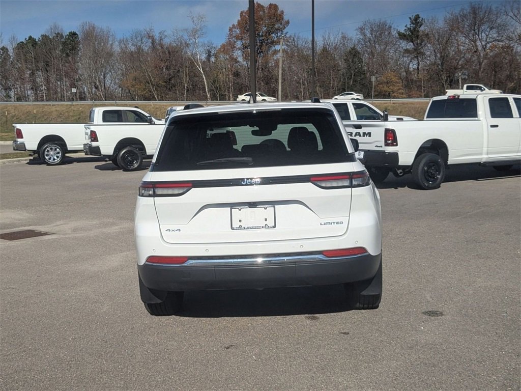 Used 2024 Jeep Grand Cherokee Limited w/ MOPAR Finishing Package image 4