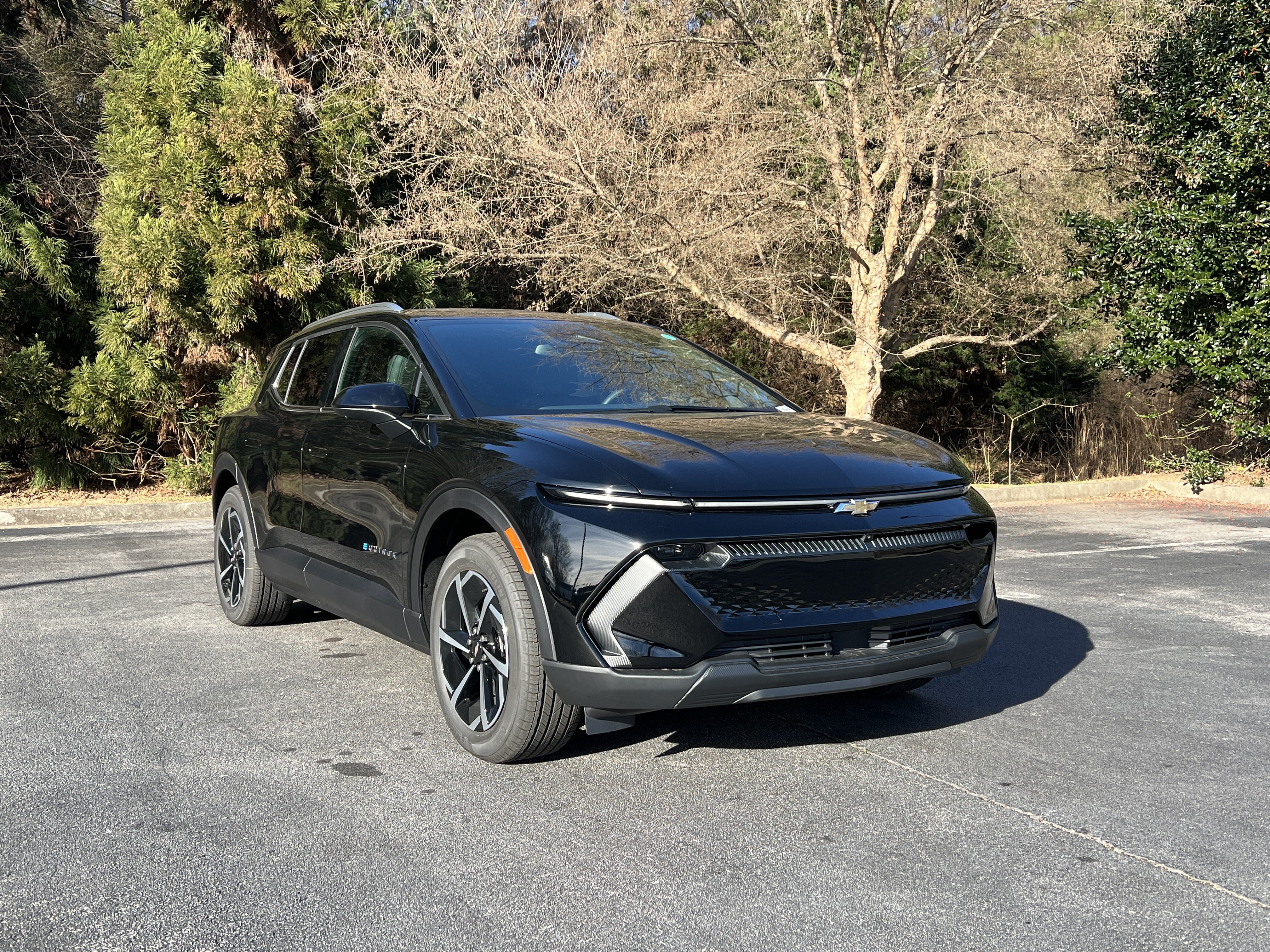 New 2026 Chevrolet Equinox EV LT AWD/4WD image 2