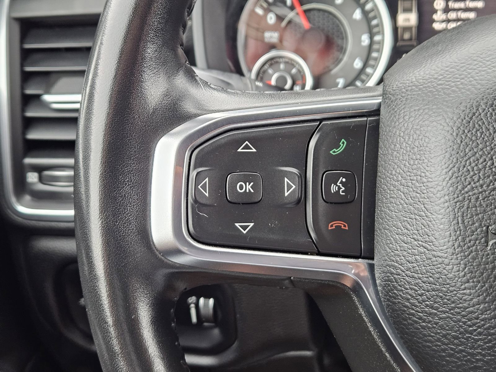 Used 2024 RAM 1500 Laramie RWD image 27