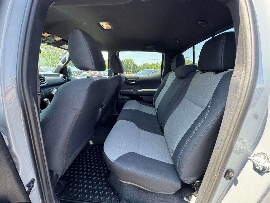 Used 2021 Toyota Tacoma TRD Sport AWD/4WD image 37
