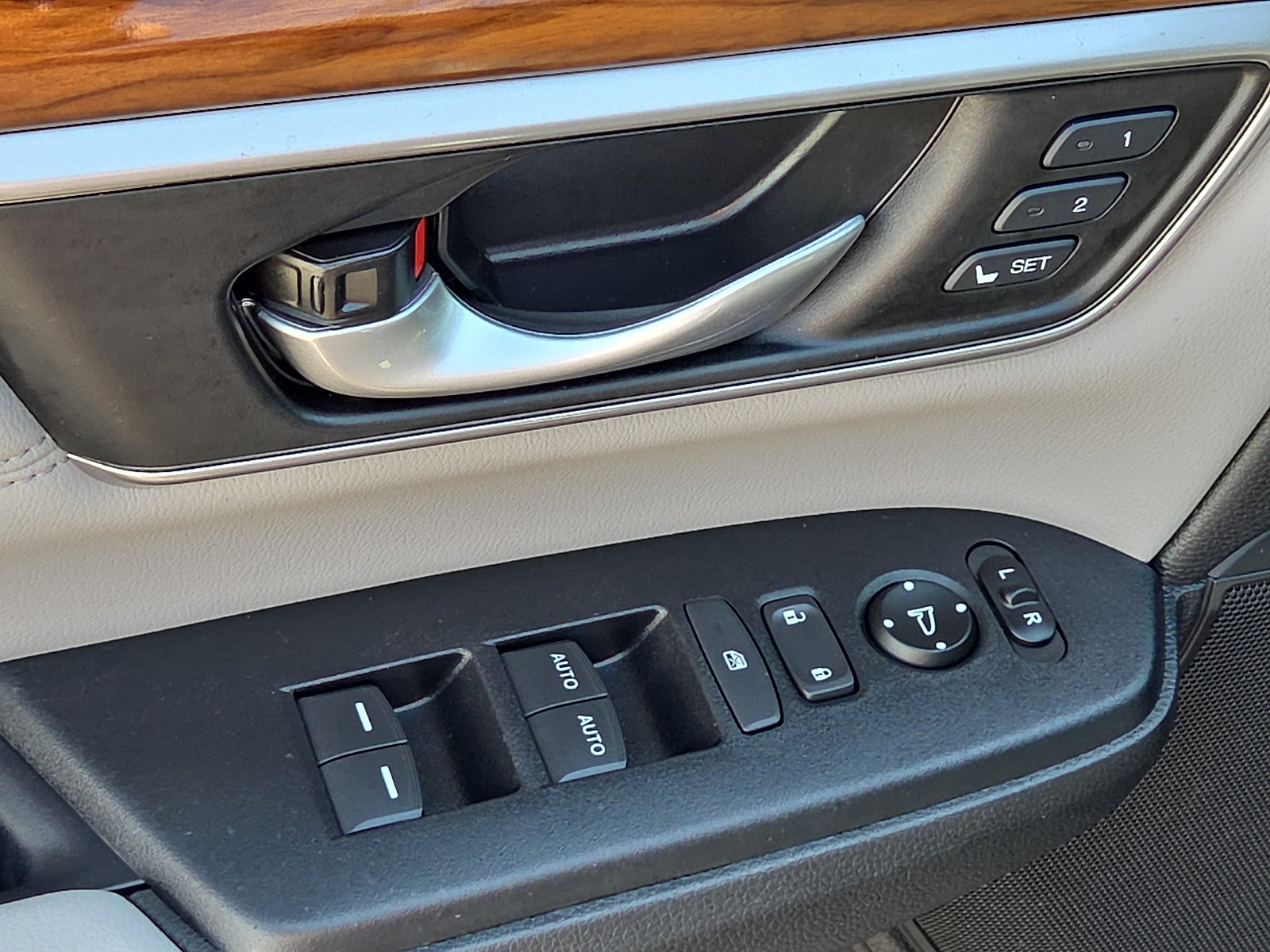 Used 2022 Honda CR-V Touring image 13