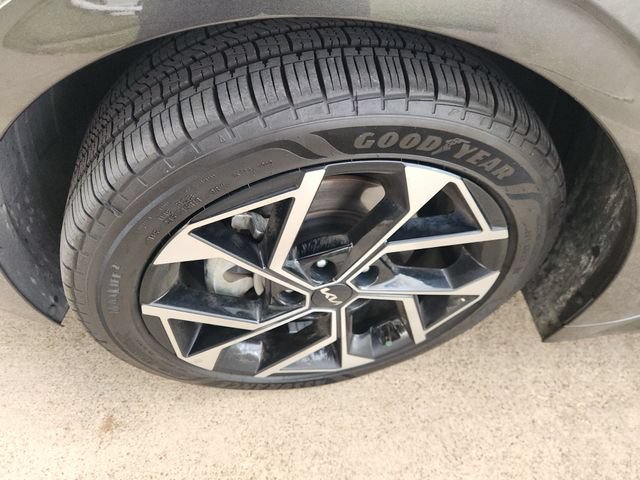 Used 2025 Kia K5 EX FWD image 8